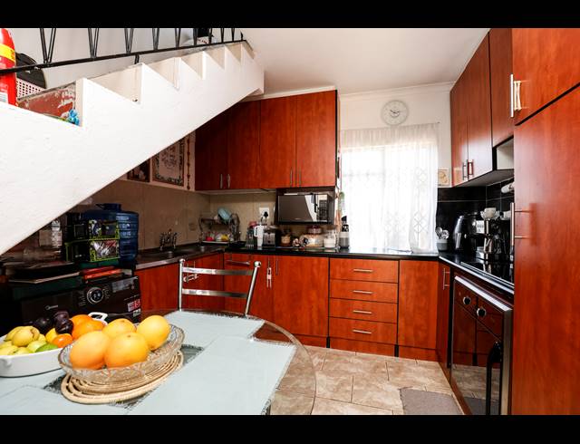 3 BEDROOM HOUSE FOR SALE IN KENVILLE